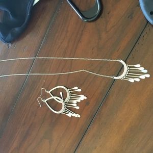 Necklace & earring set